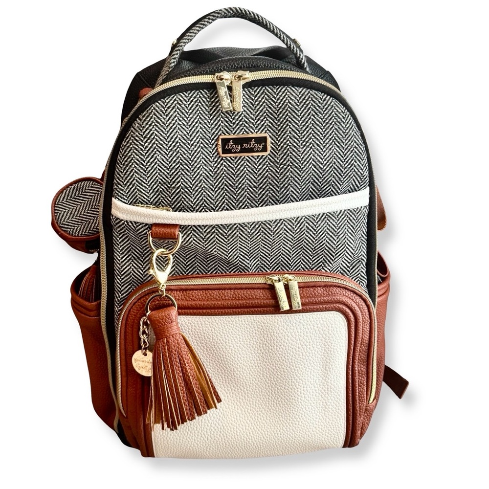 Itzy Ritzy Boss Plus Large Diaper Bag Backpack in Coffee & Cream + Extras ❣️